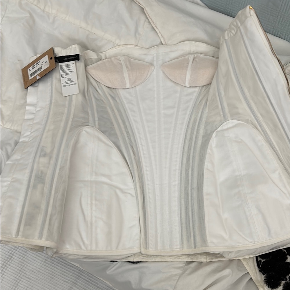 D2Squared ICONIC mini dress Black and White Floral Set sz 40/ XS - Picture 7 of 14